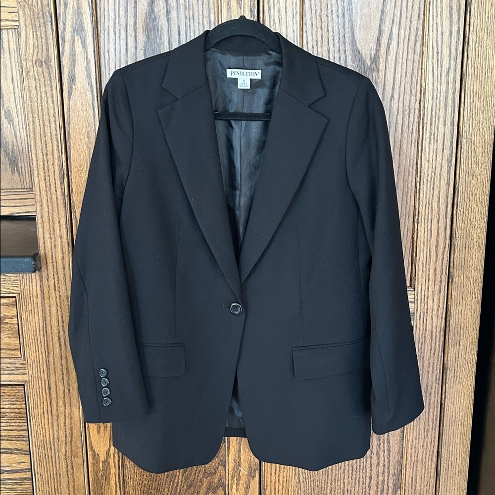 Pendleton Black Single-Button Notch-Lapel Blazer